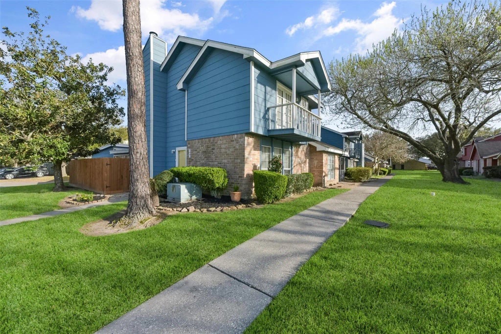 1941 Country Village Boulevard A, Humble