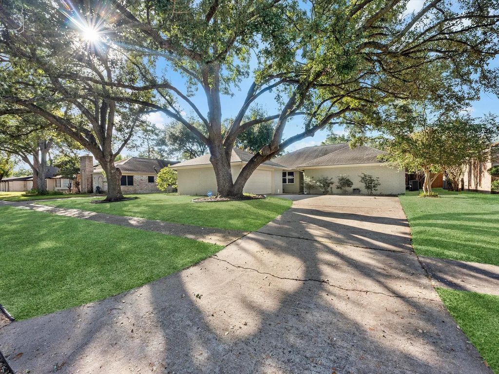 14319 Ella Lee Lane, Houston