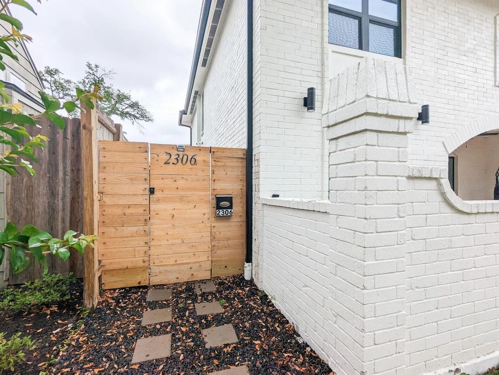 2306 Addison Road A, Houston