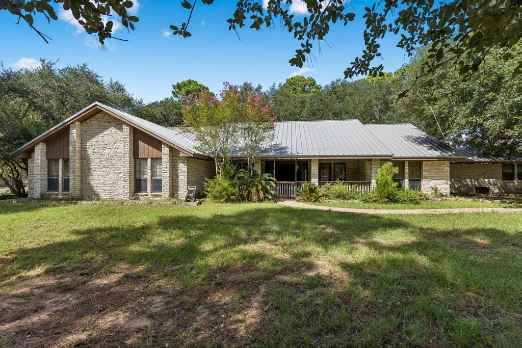 5455 N Us-77, La Grange