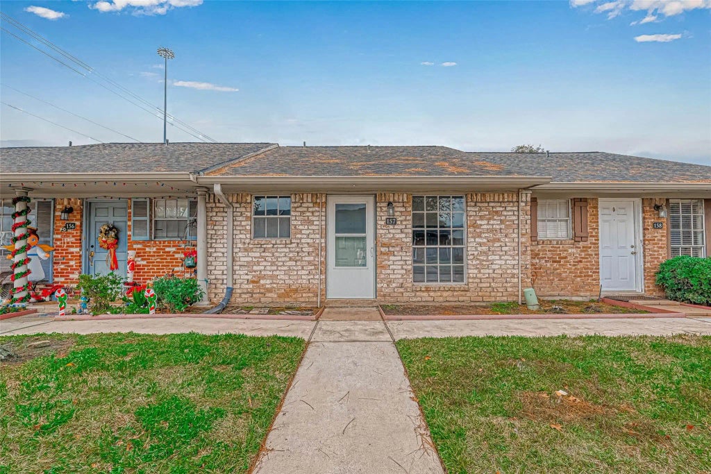 1110 W Tri Oaks Lane 157, Houston