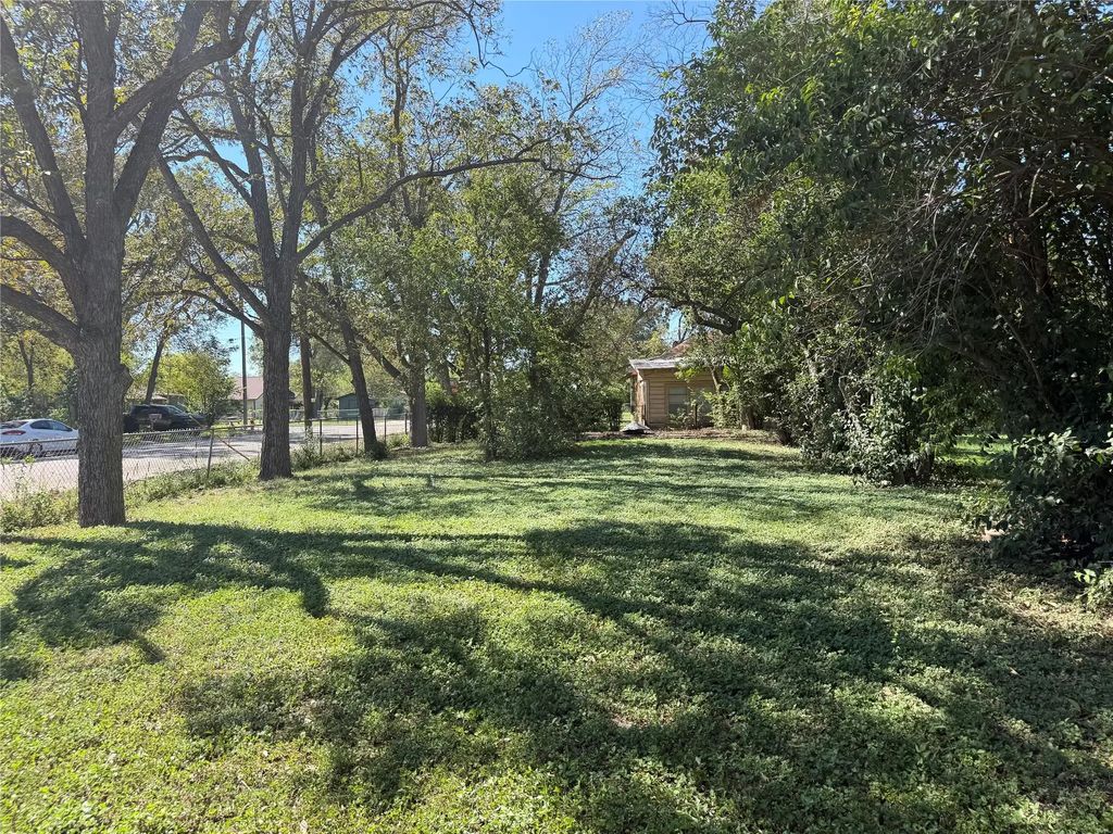 2110 16th Street, Hondo