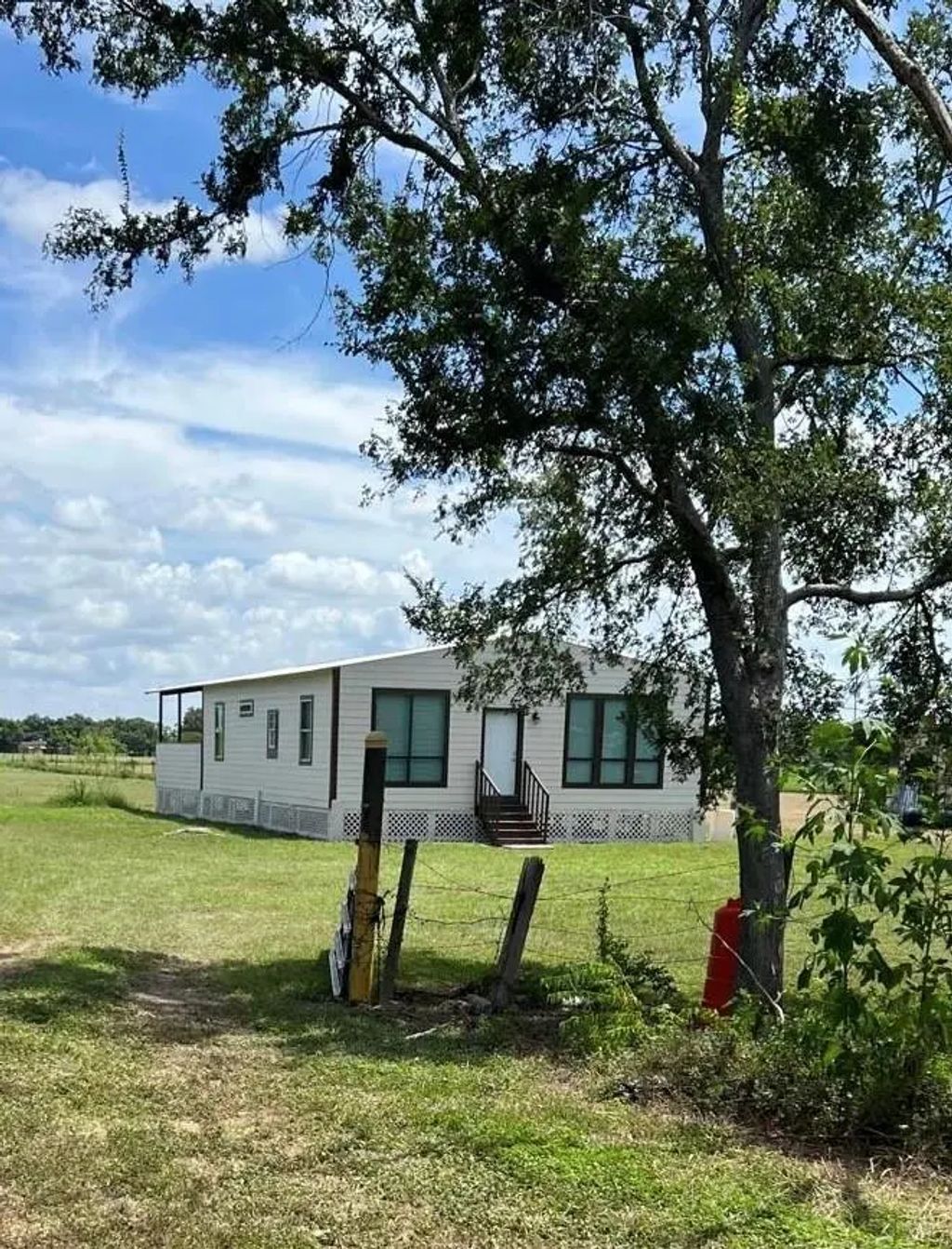 1098 Pecan Valley Drive, Wharton