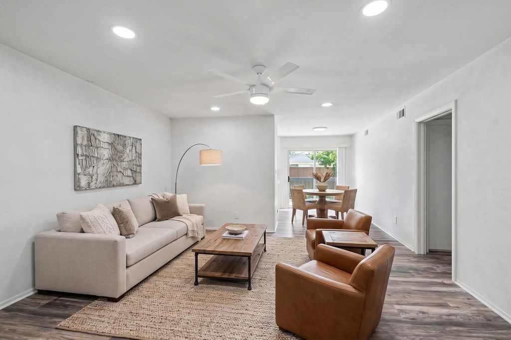 8211 Kingsbrook Road 205, Houston