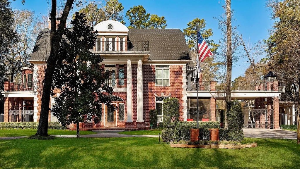 38 Grogans Point Road, The Woodlands