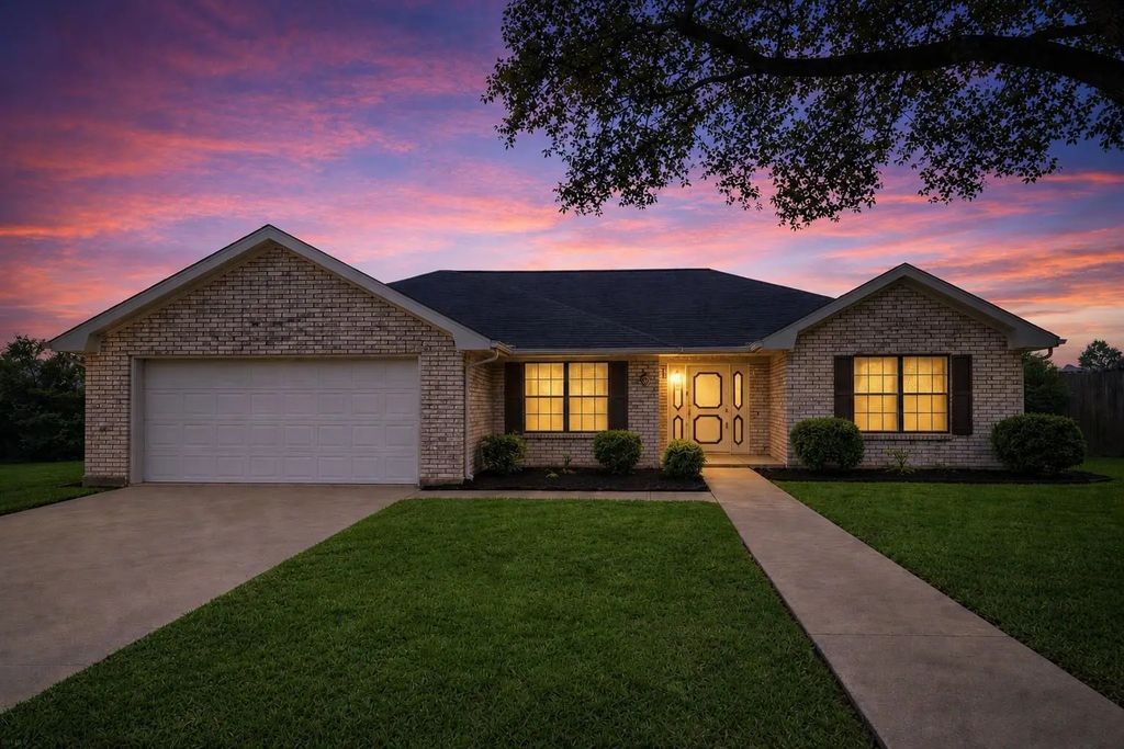 805 Bormann Street, Brenham