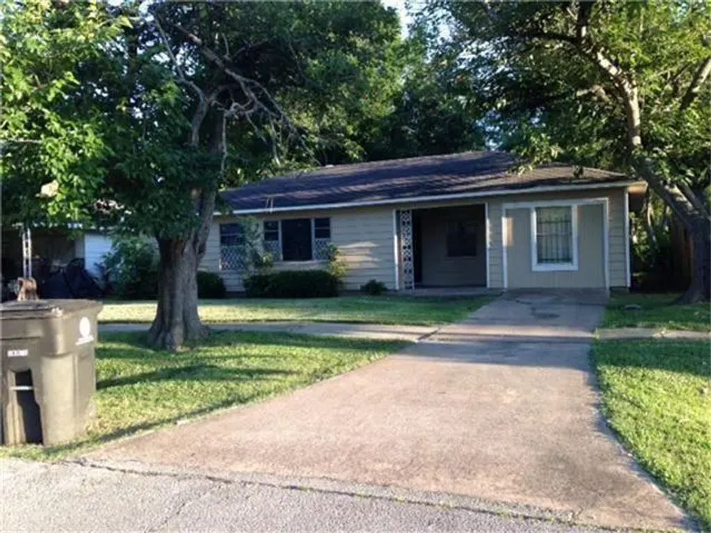 5006 Doulton Drive, Houston