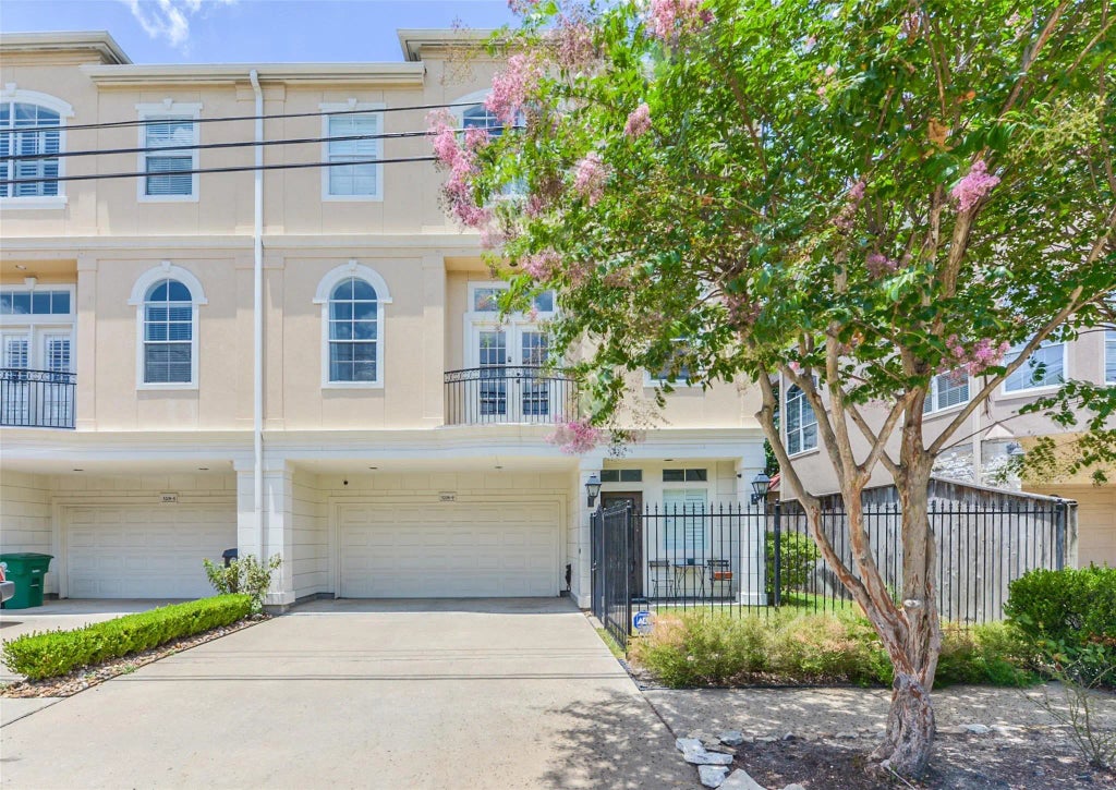 5208 Blossom Street 9, Houston