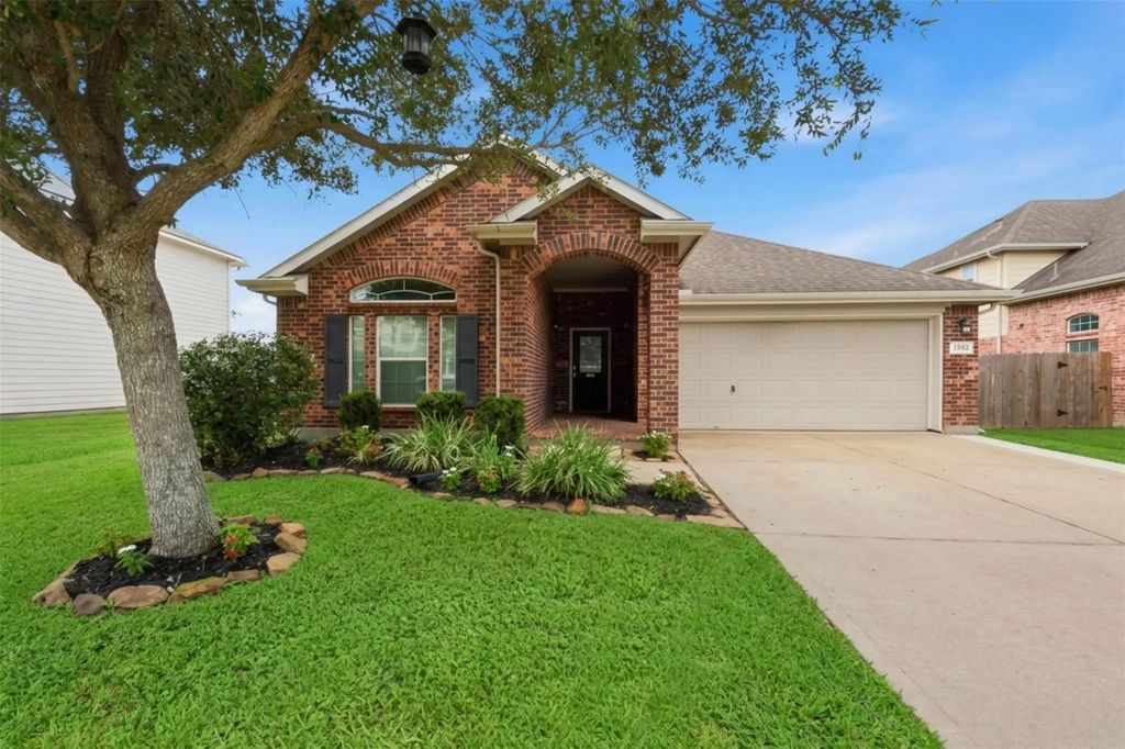 1284 Pinto Pass, Alvin