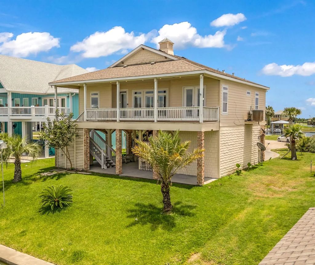 2001 Laguna Harbor Cove Boulevard, Port Bolivar