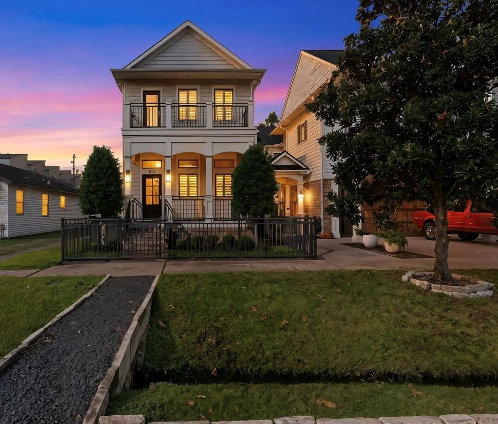 813 Ashland Street, Houston