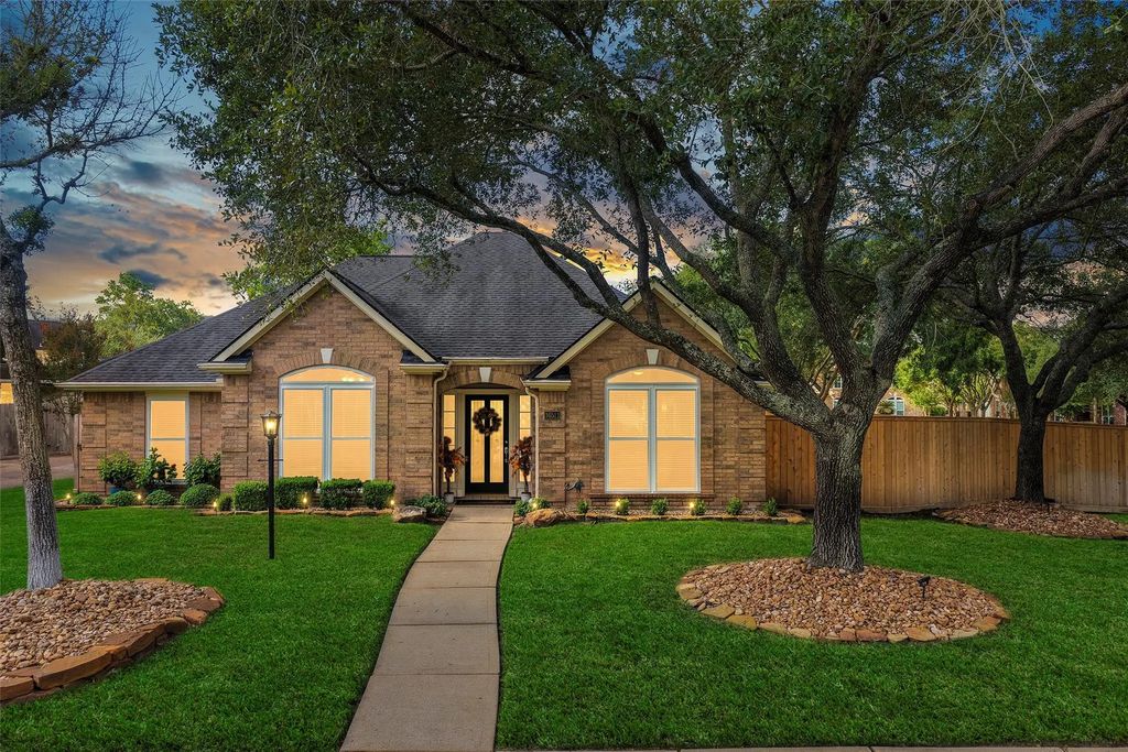 16511 Evergreen Lake Lane, Cypress
