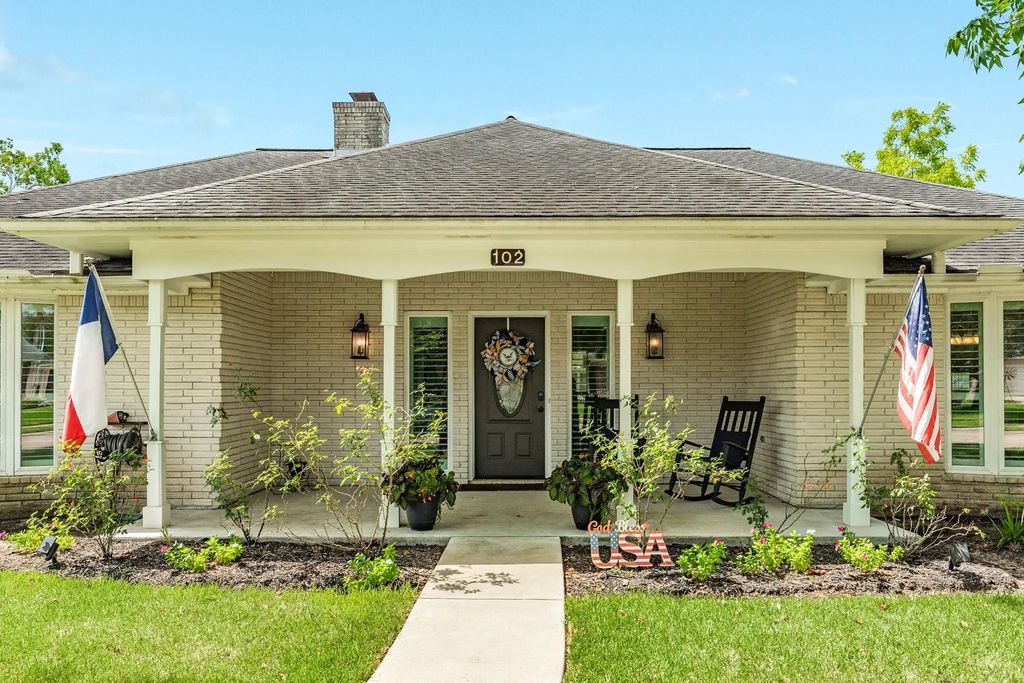 102 Buttercup Street, Lake Jackson