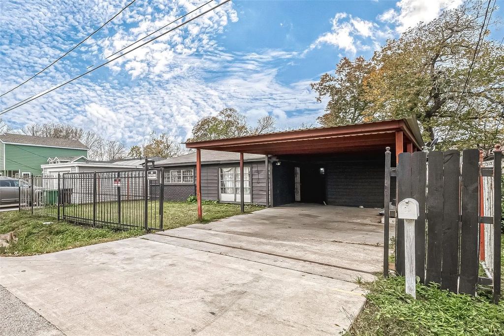 6718 Madrid Street, Houston