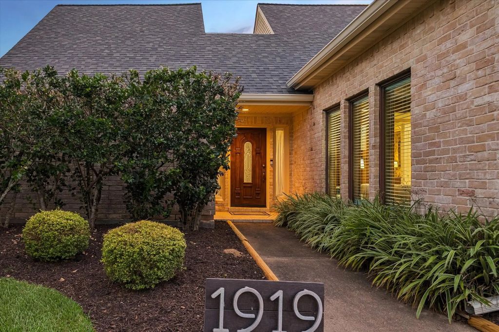 1919 Quarterpath Drive, Richmond