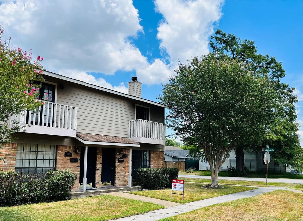 315 E 10th Street B, Houston