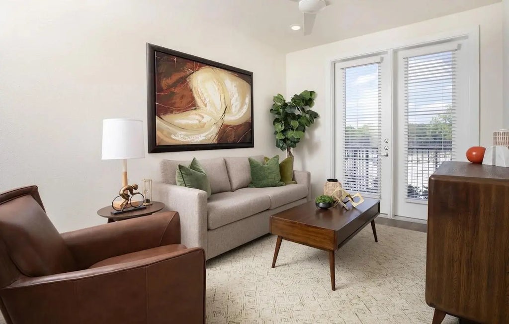 1690 North Loop 336, Houston