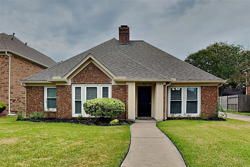 1315 Forest Hollow Drive, Missouri City