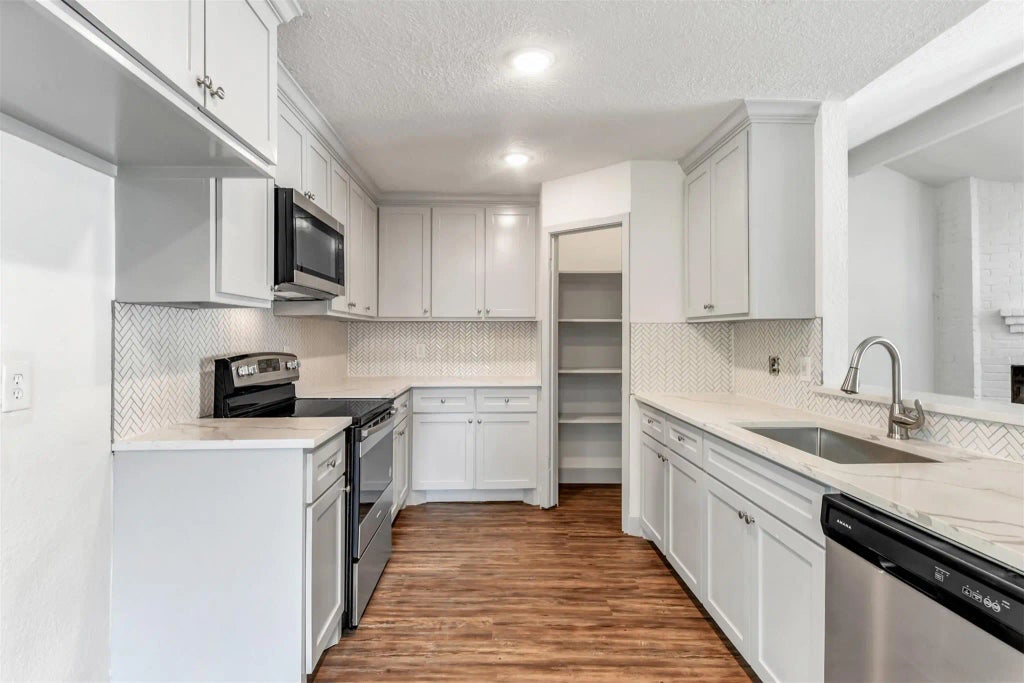 23118 Whispering Willow Drive, Spring