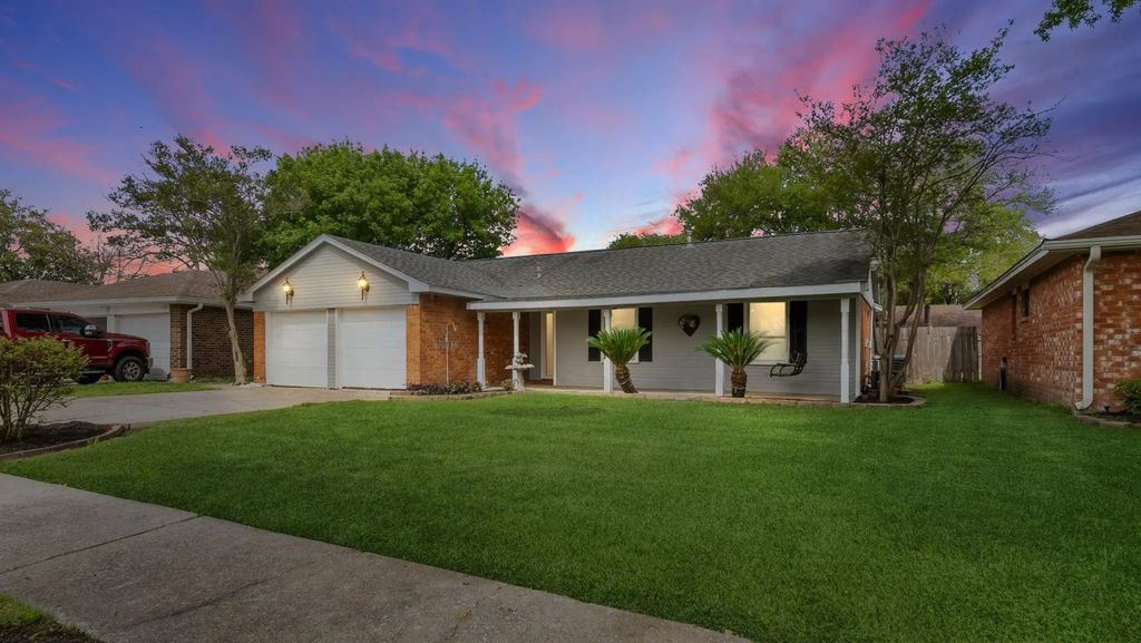 10111 Stonemont Road, La Porte