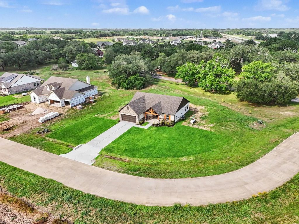 6 Cattle Dr, Bay City