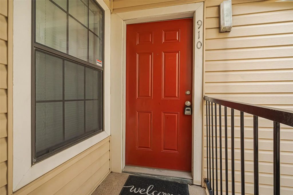 2750 Holly Hall Street 910, Houston