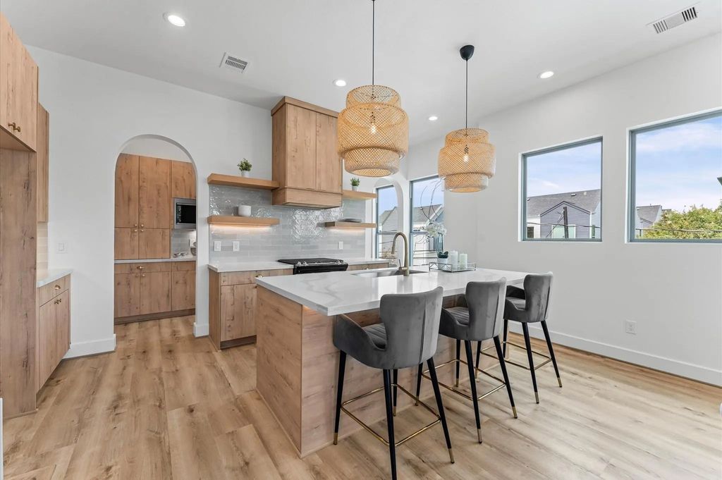 1122 W 17th Street C, Houston