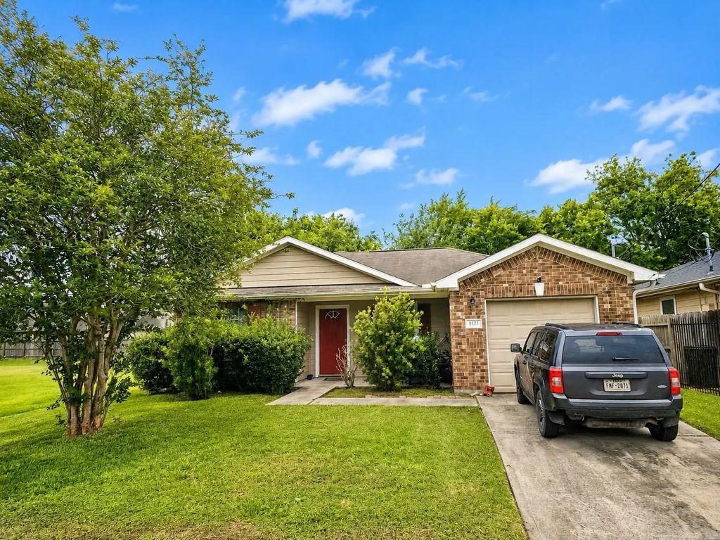 8121 Livingston Street, Houston
