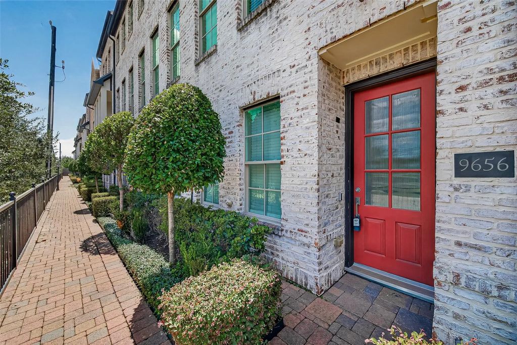 9656 Knight Road, Houston