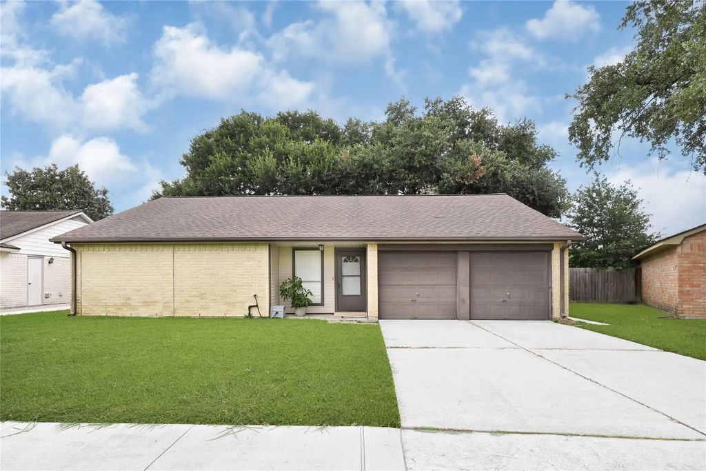 10007 Oakmont Drive, La Porte