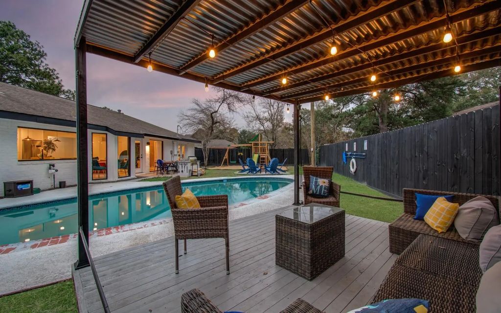 9219 Kempwood Drive, Houston
