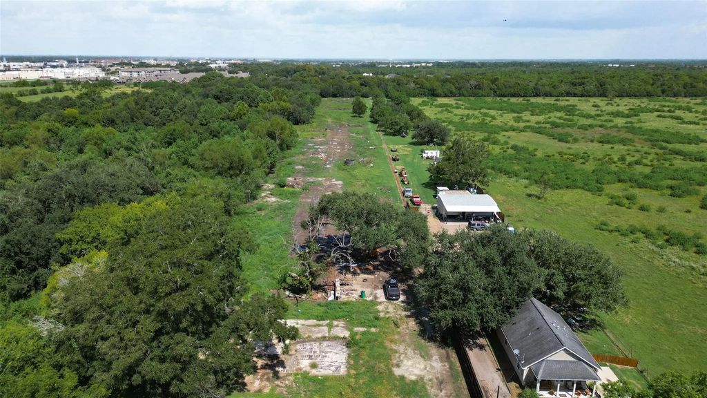 418 W Archer Road, Baytown