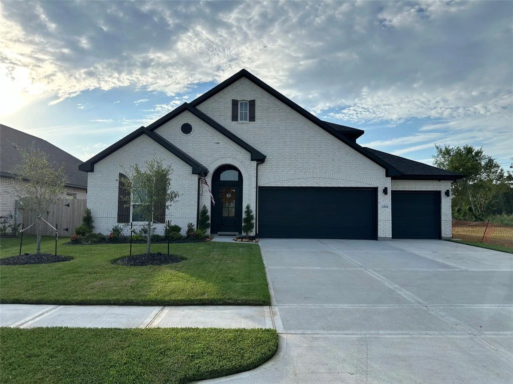 23609 Zinfandel Drive, Alvin