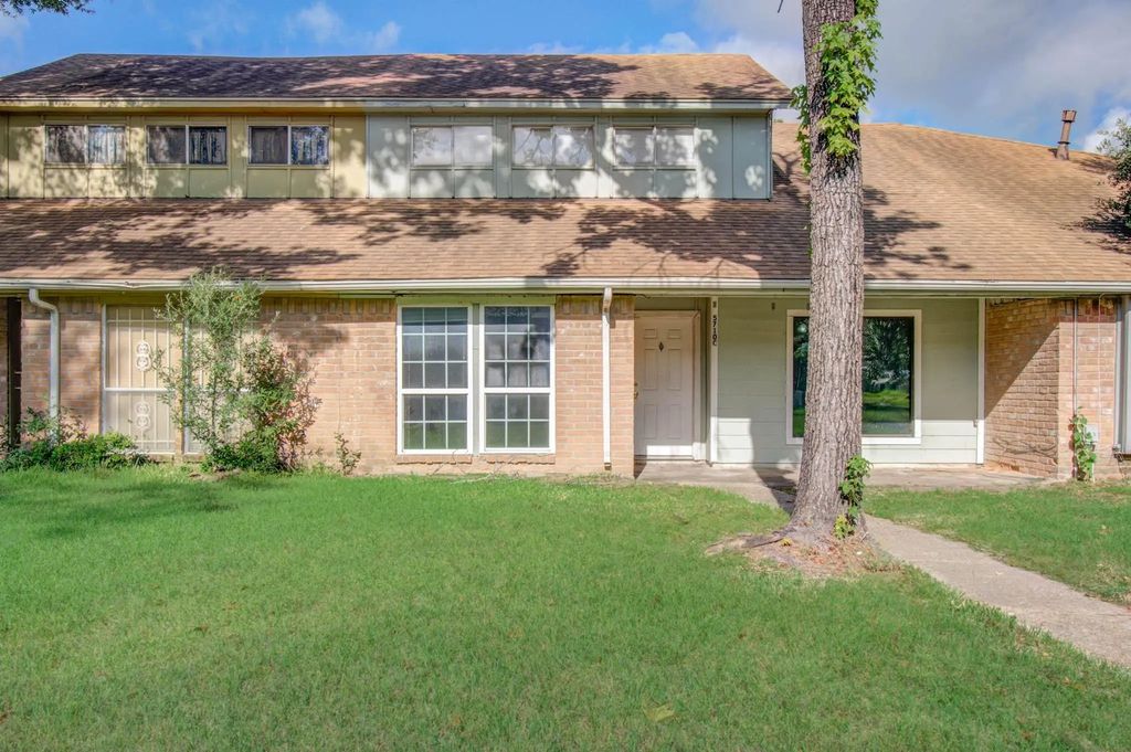 5710 Easthampton Drive C, Houston