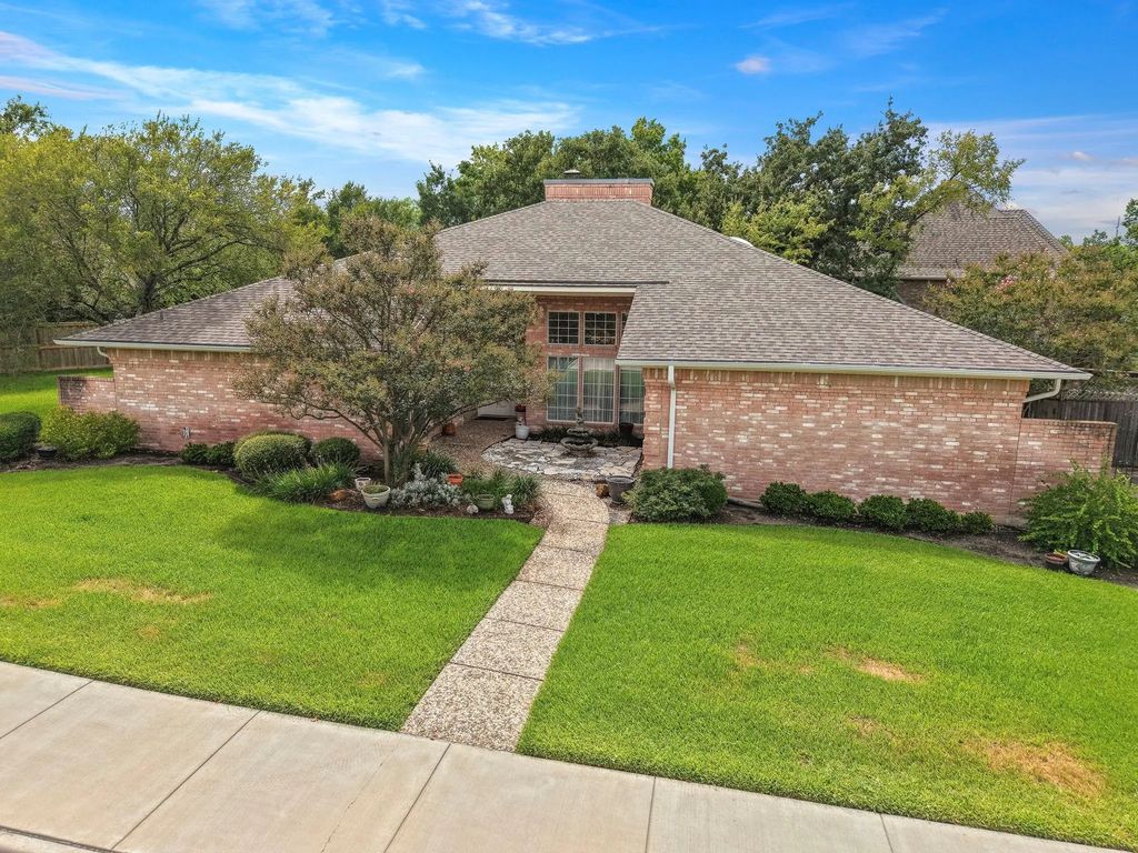 300 Chimney Hill Drive, College Station