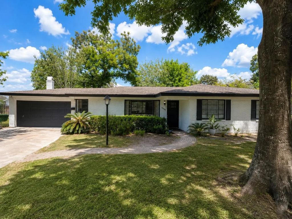 9350 Livernois Road, Houston