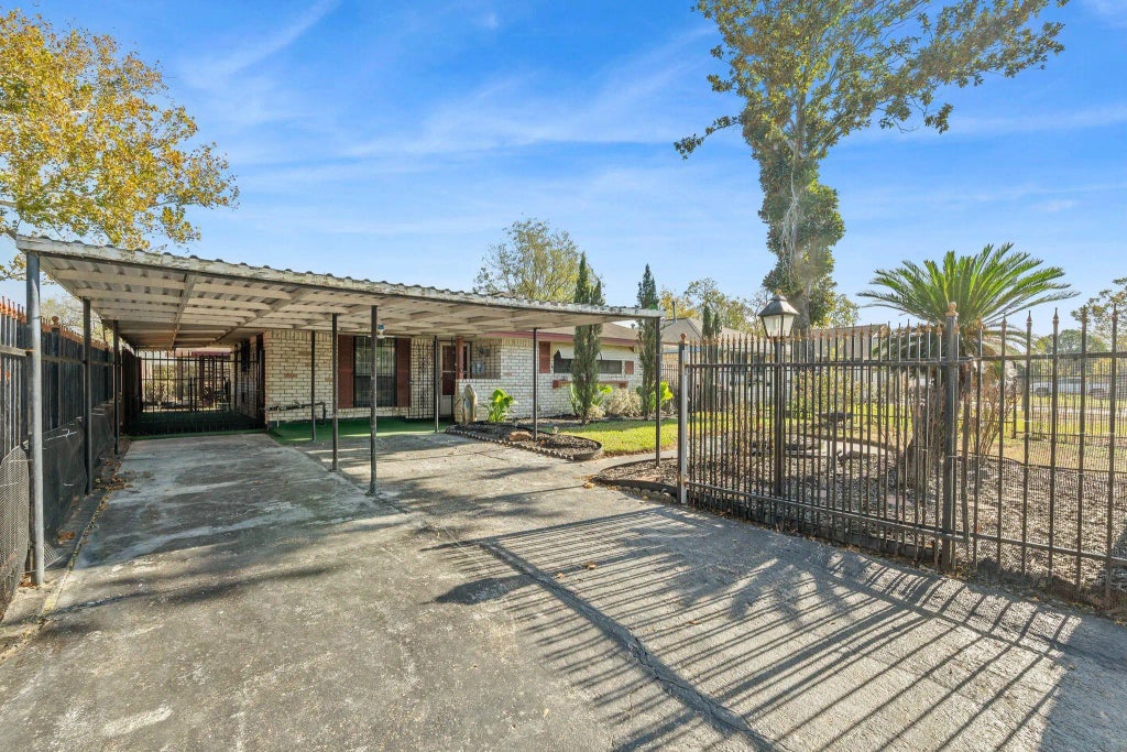 11050 Vailview Drive, Houston