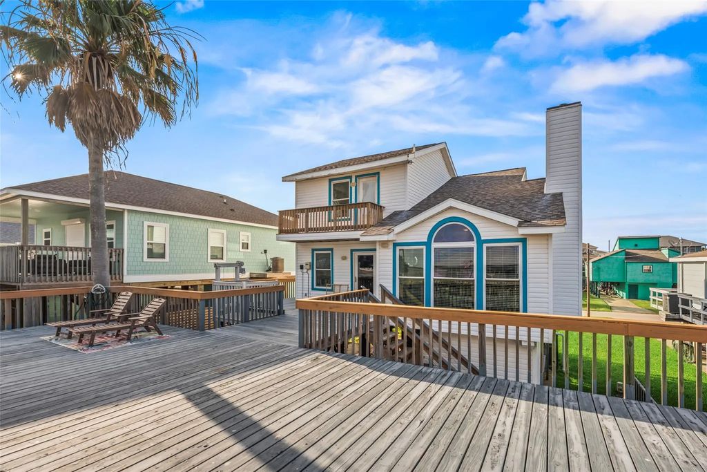 313 Schooner Drive, Freeport