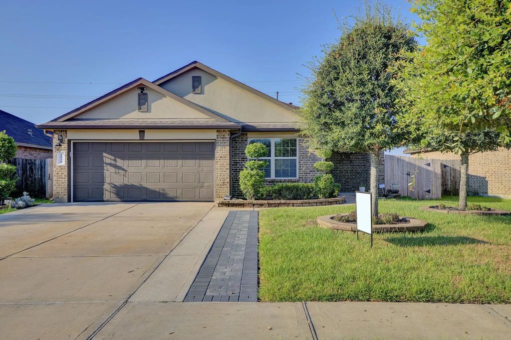 1830 Crystal Waters Drive, Rosharon