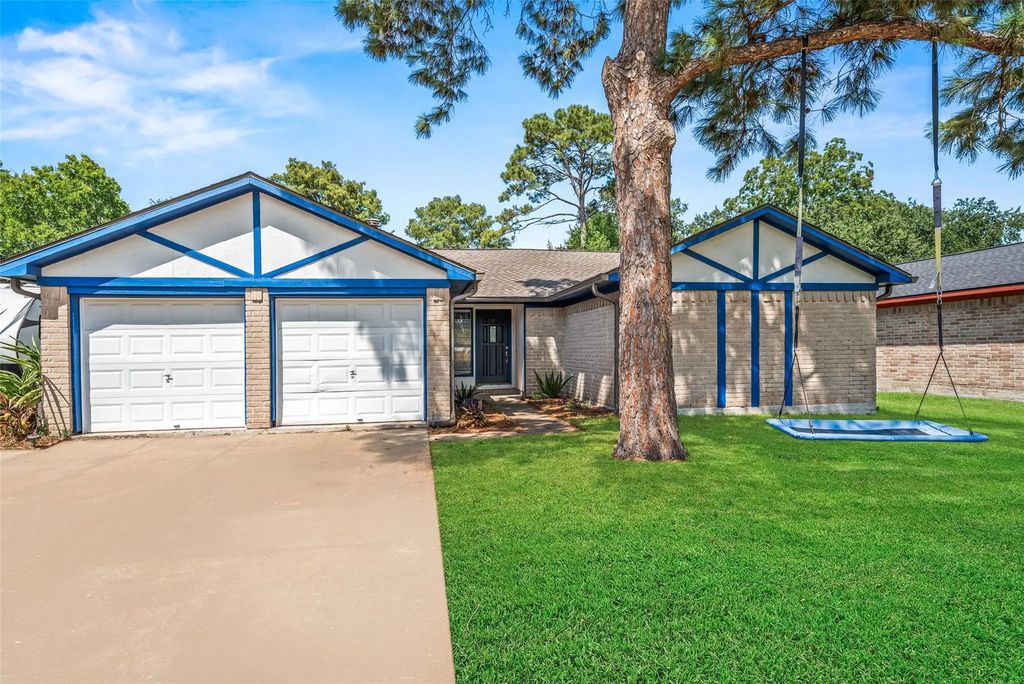 318 Bayridge Drive, League City