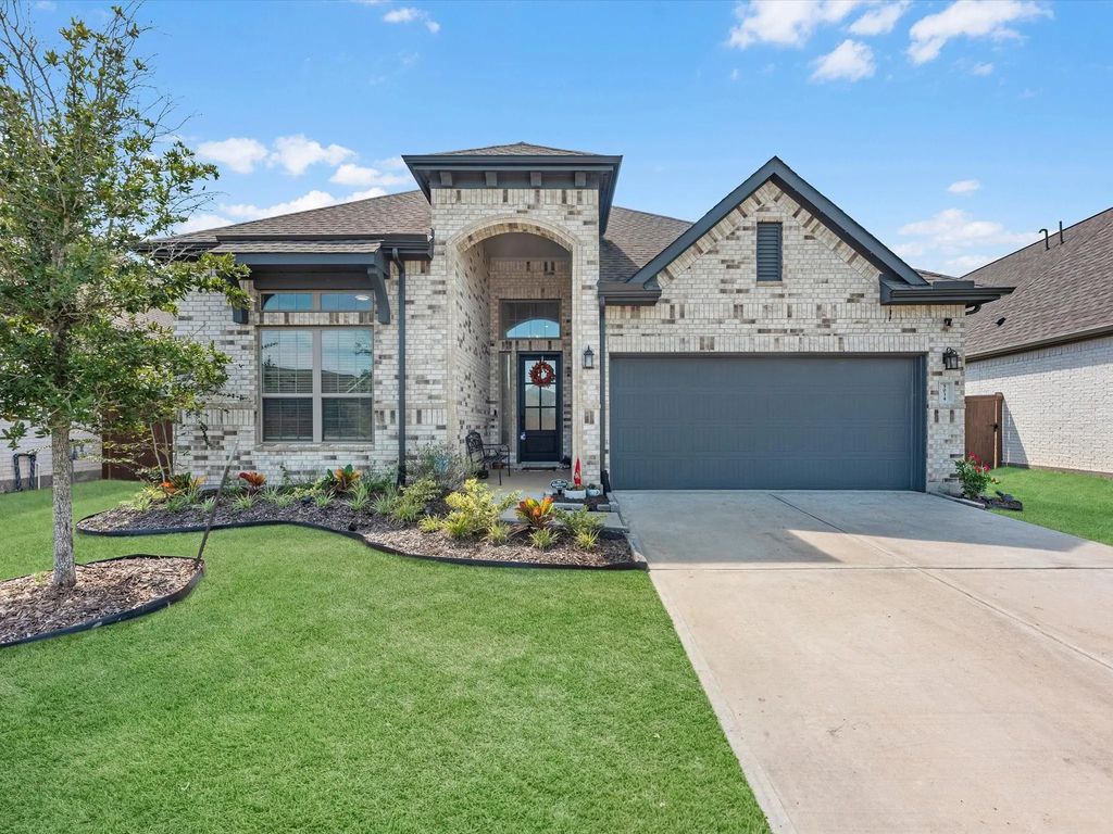 5034 Country Meadows Trail, Iowa Colony