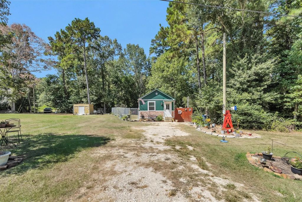 2075 Mangum Road, Livingston