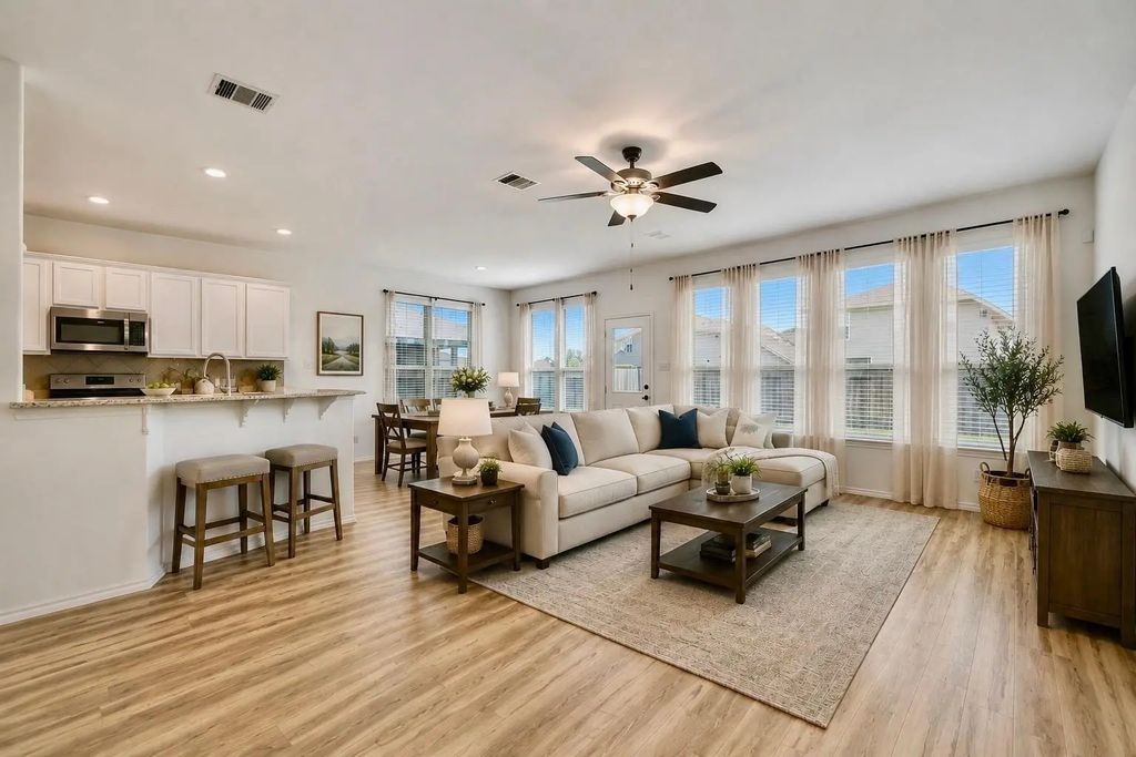 4327 Oakdale Mist Drive, Dickinson