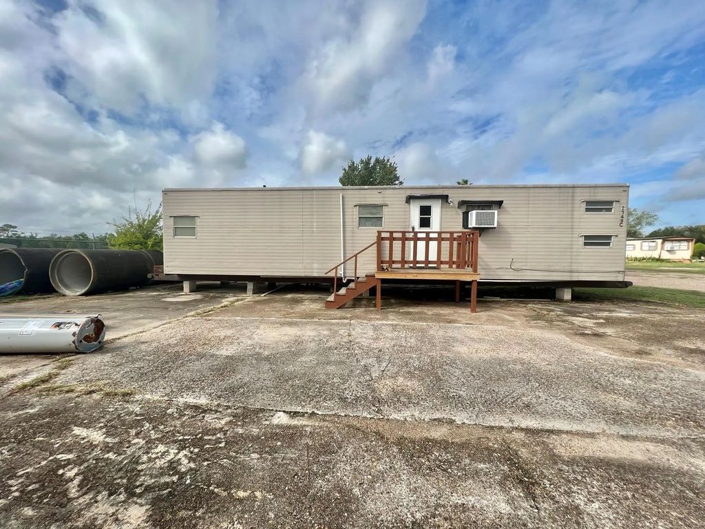 2749 Wagon Trail Road, Pearland