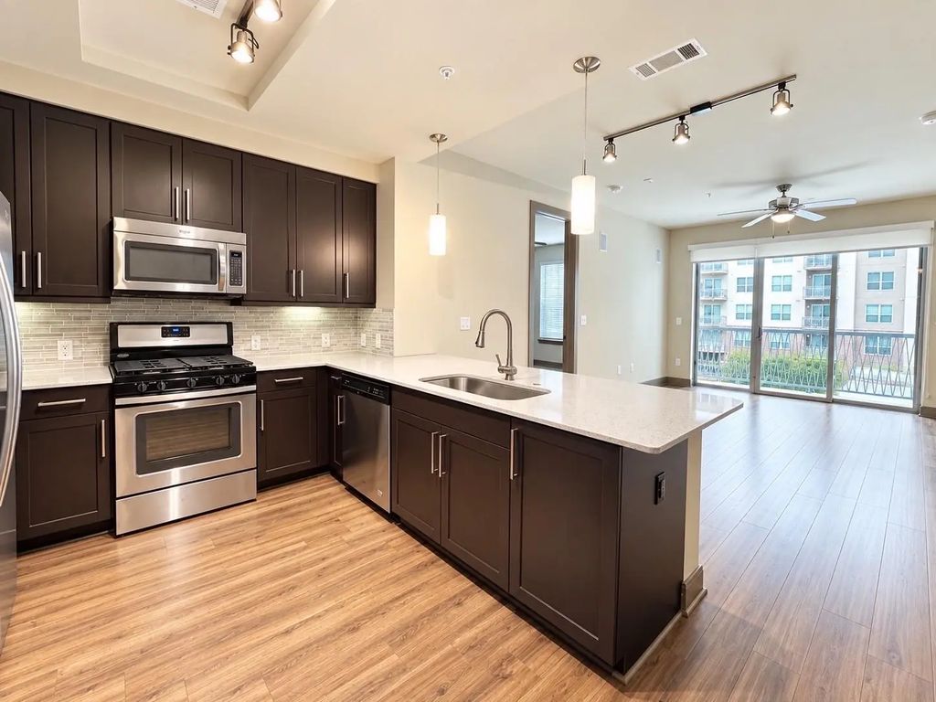10402 Town And Country Way 340, Houston