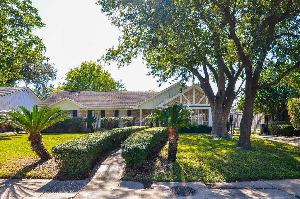 7923 Burgoyne Road, Houston