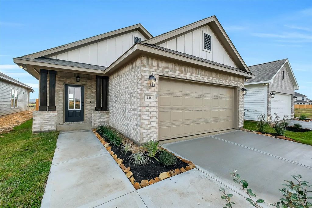 818 Countryside Glade Lane, Bonney