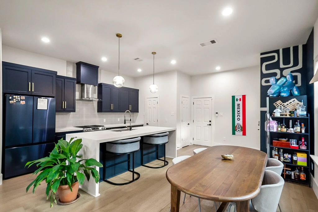 6915 Sherman Street, Houston