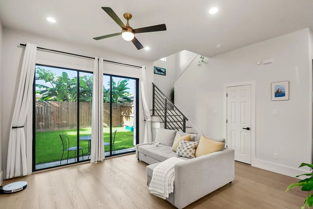6915 Sherman Street, Houston