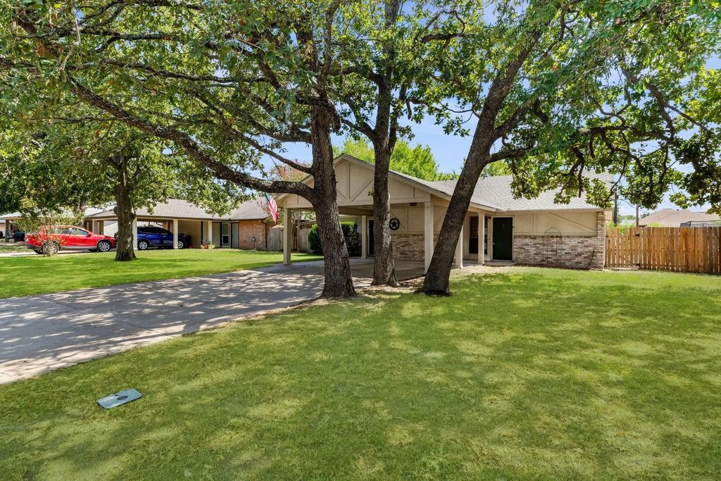 702 San Mario Court B, College Station